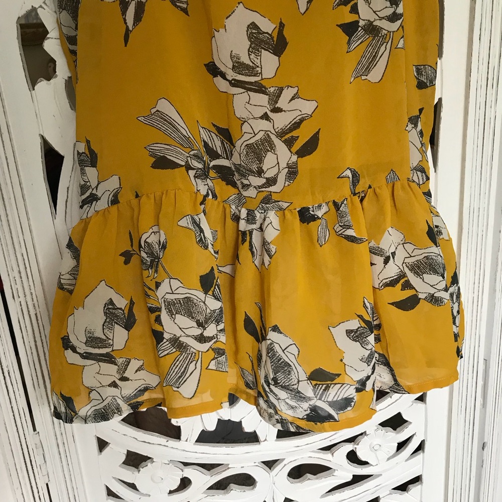 Floral Blouse ★ - Picture 2 of 5